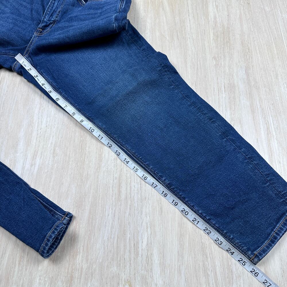 American Eagle Stretch Mom High Waisted Casual Dark Wash Denim Jeans 6 SHORT - Picture 8 of 16